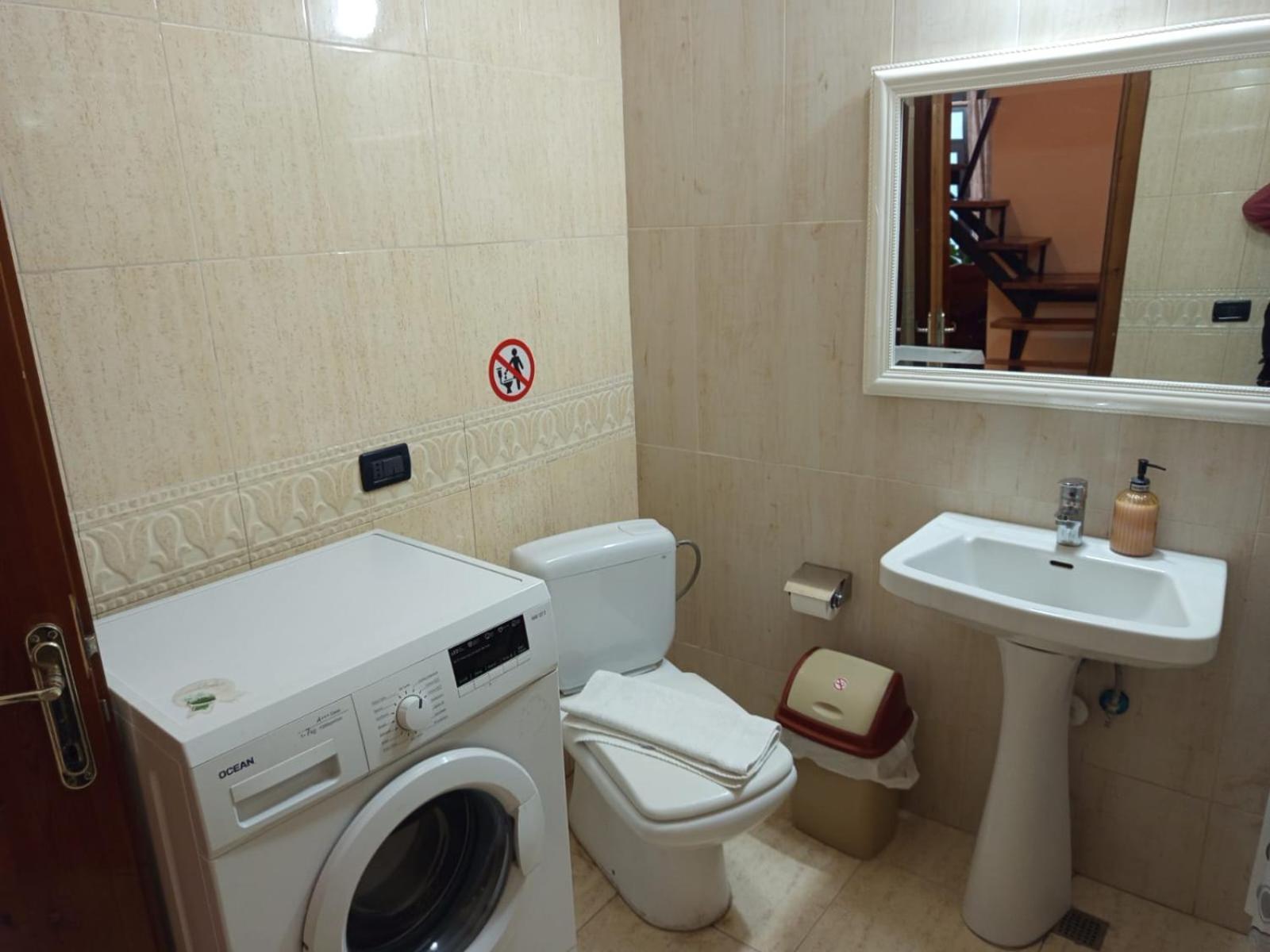 Cozy Big Apartment With Balcony Tirana Exterior photo