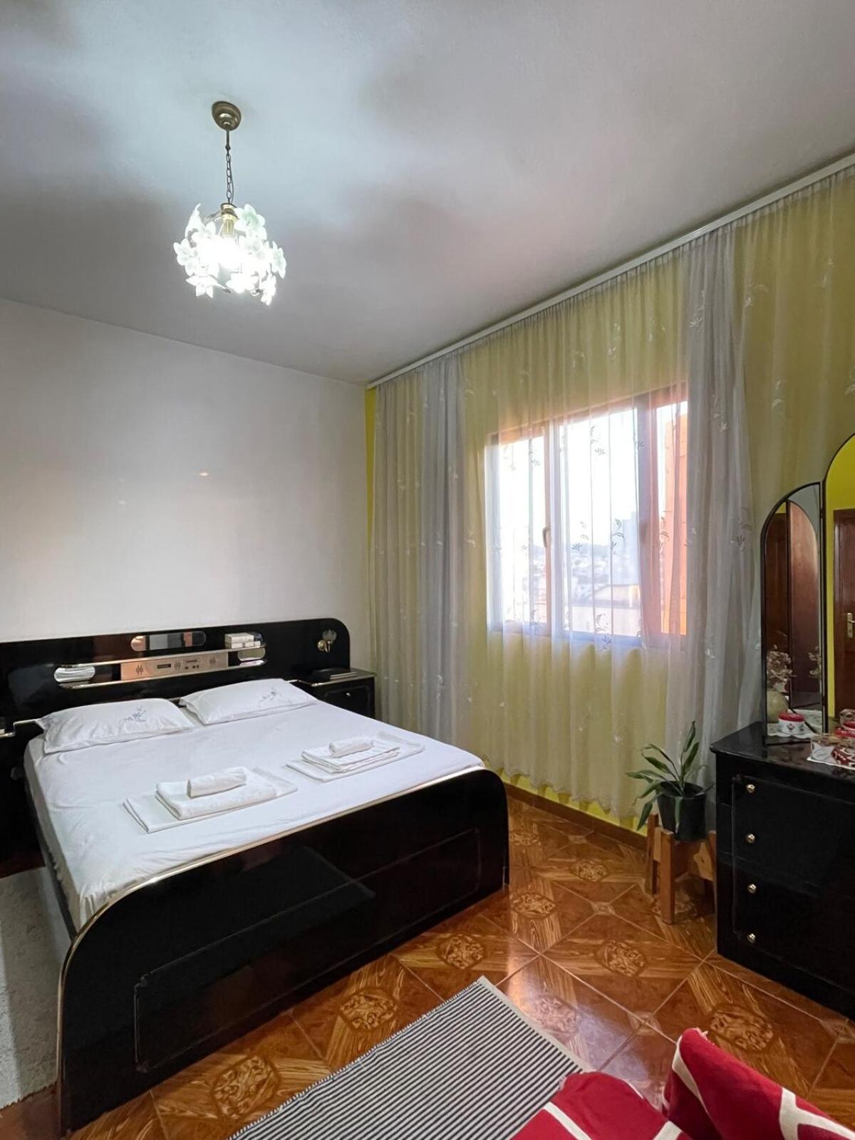 Cozy Big Apartment With Balcony Tirana Exterior photo