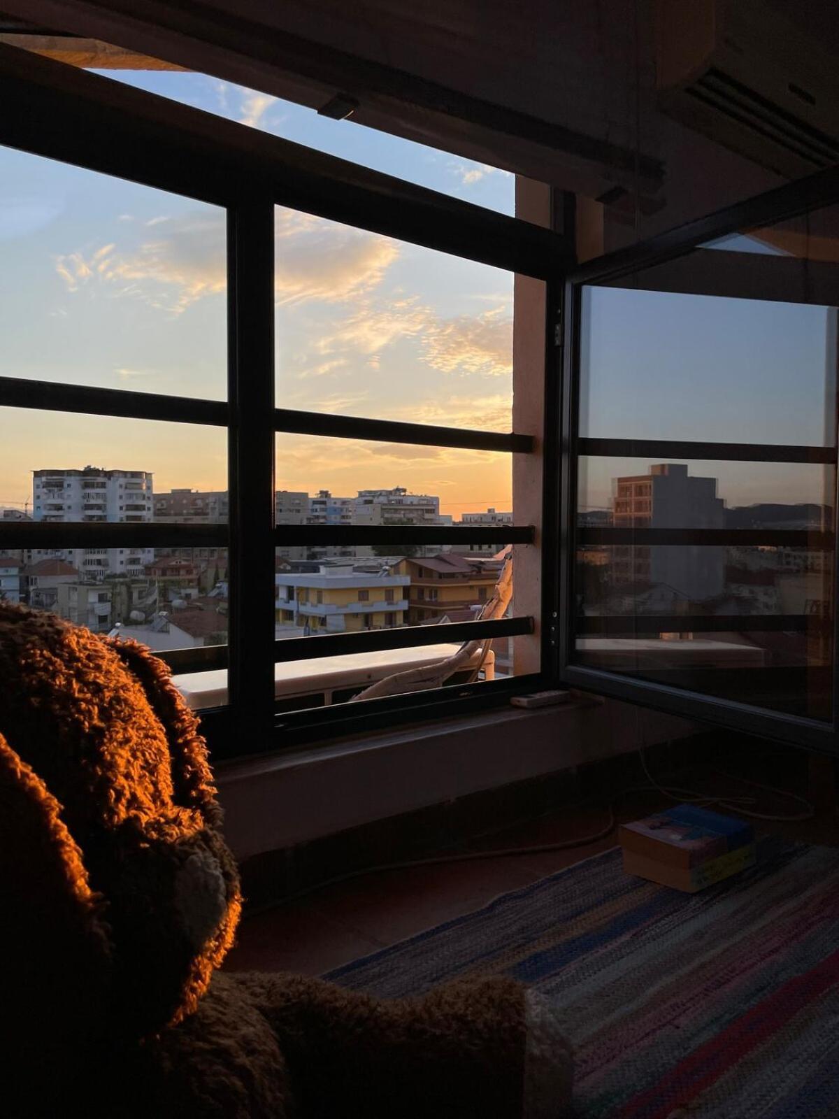 Cozy Big Apartment With Balcony Tirana Exterior photo