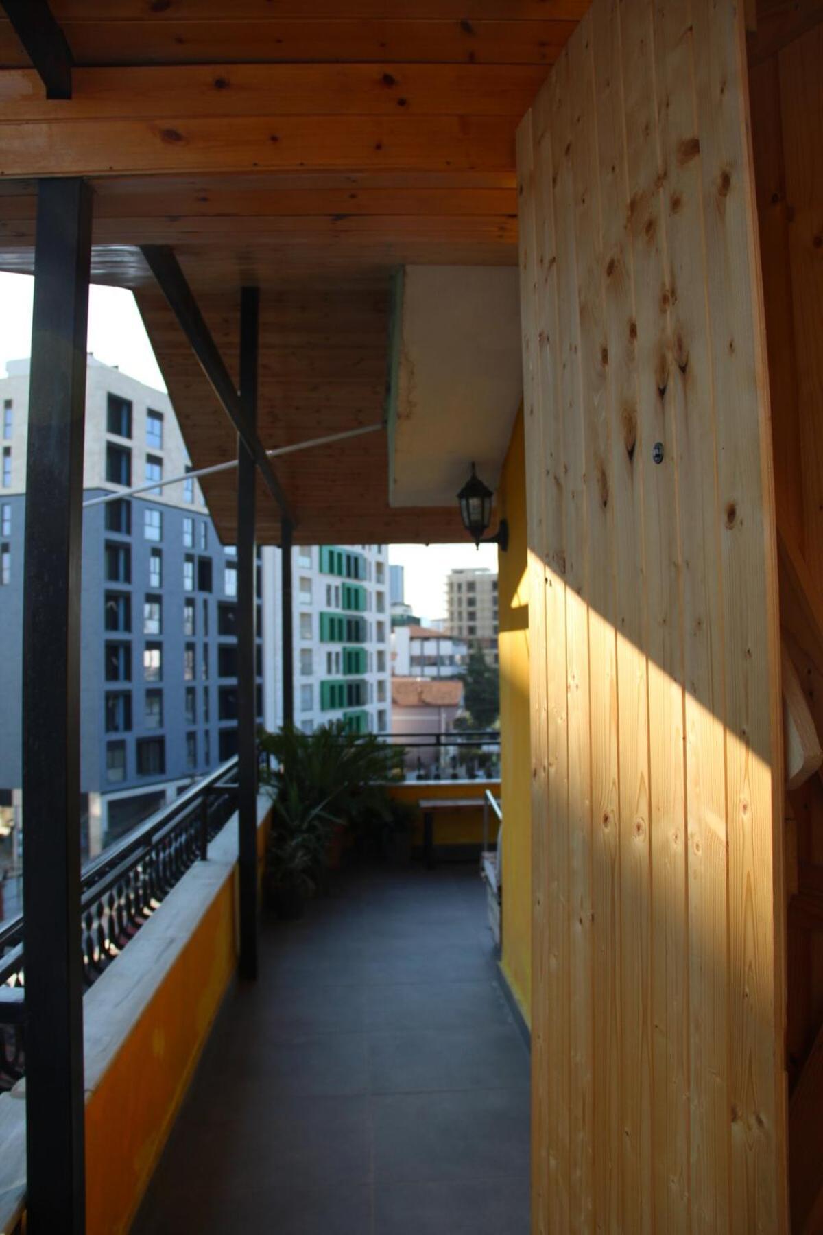 Cozy Big Apartment With Balcony Tirana Exterior photo