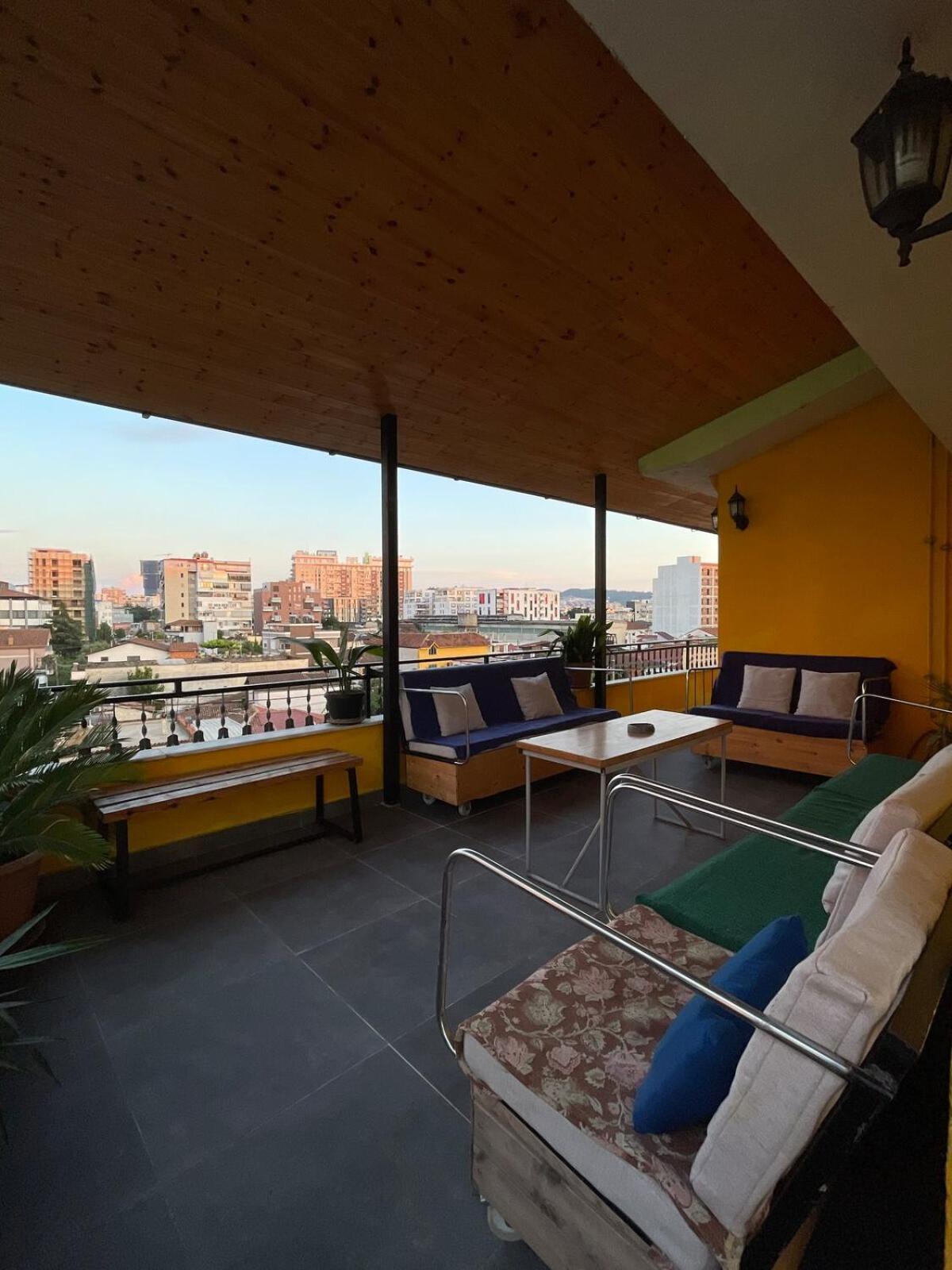 Cozy Big Apartment With Balcony Tirana Exterior photo