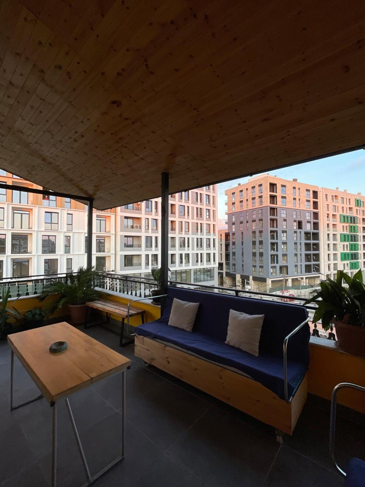 Cozy Big Apartment With Balcony Tirana Exterior photo